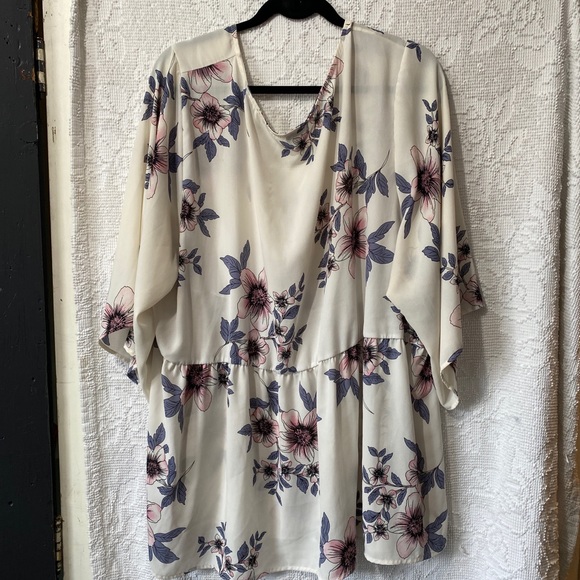Torrid Women’s Size 5x Floral Print Baby Doll V Neck Top Kimono Sleeve - Picture 7 of 12